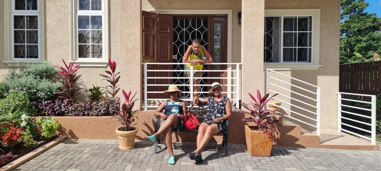 Komfort Getaway Villa At Countrymist Ocho Rios Dış mekan fotoğraf